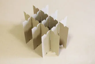 Gli alveari in cartoncino teso si prestano per linee automatizzate con elevati volumi e ingombri ridottissimi.